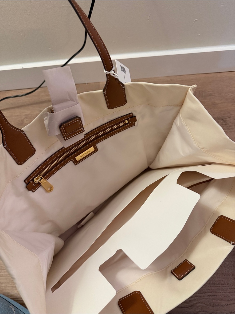 NWT Tory burch Ella tote - Picture 3 of 4